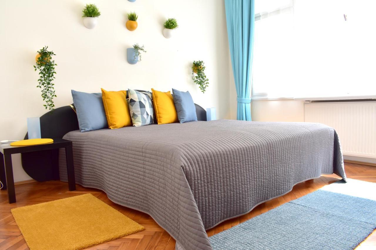 Old Town Konviktska - Bohemian Apartmán